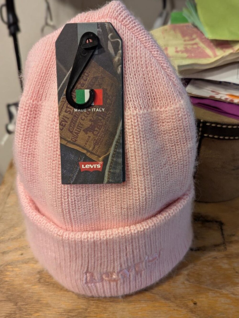 Share Levi's Girl pink hat
